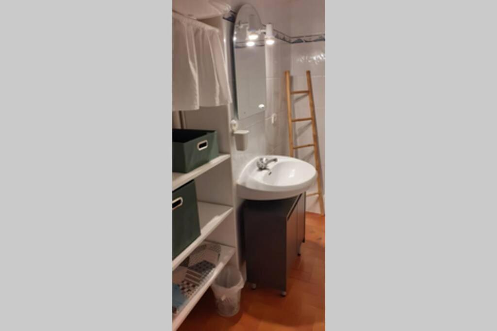 Agreable Logement Proche De La Gare Et Du Polygone Apartment Béziers Exterior foto